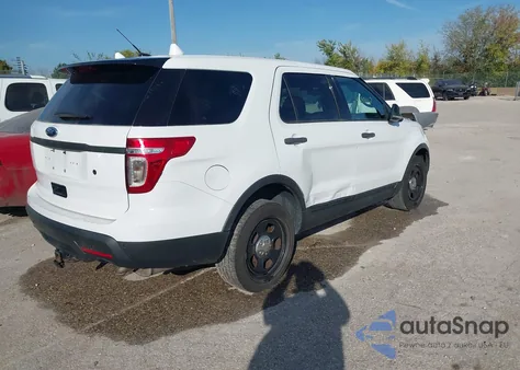 2014 Ford Police Interceptor z USA, uszkodzony, nr VIN 1FM5K8AR6EGA38323